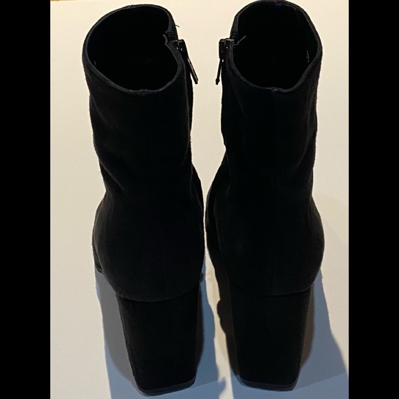 Robert Clergerie Black Suede Block Heel Ankle Boots Size 7 1/2 - Picture 9 of 13